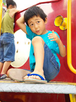 いてっ!頭ぶつけっちゃった!